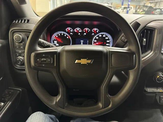 2022 Chevrolet Silverado 1500 4WD Crew Cab Short Bed Custom