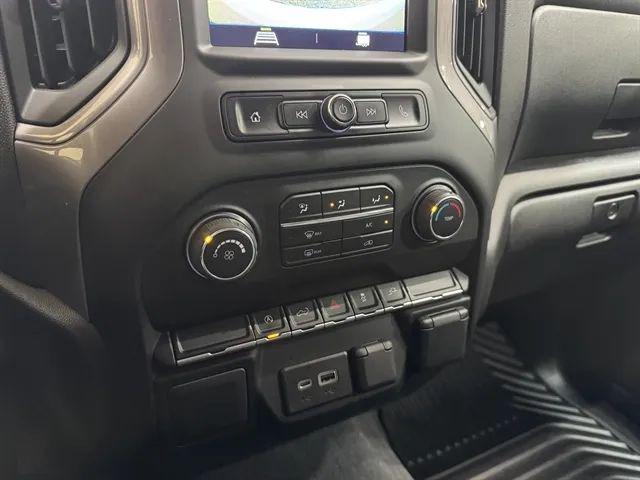 2022 Chevrolet Silverado 1500 4WD Crew Cab Short Bed Custom
