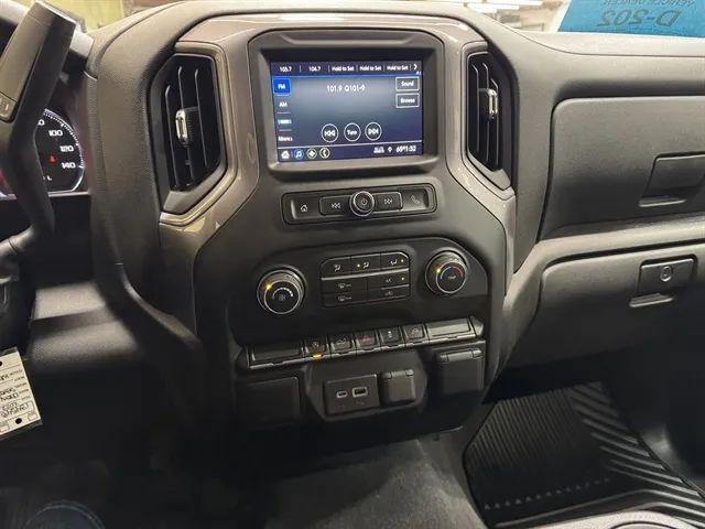 2022 Chevrolet Silverado 1500 4WD Crew Cab Short Bed Custom