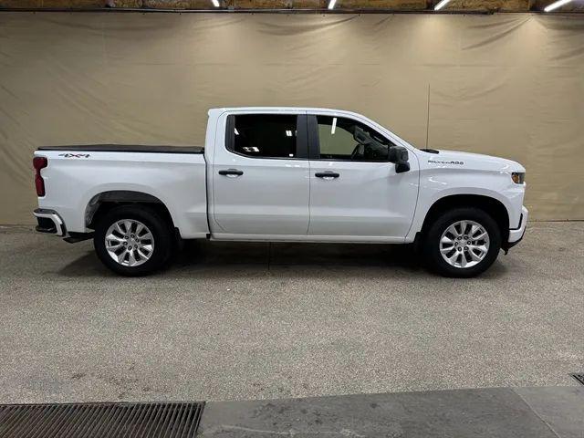 2022 Chevrolet Silverado 1500 4WD Crew Cab Short Bed Custom
