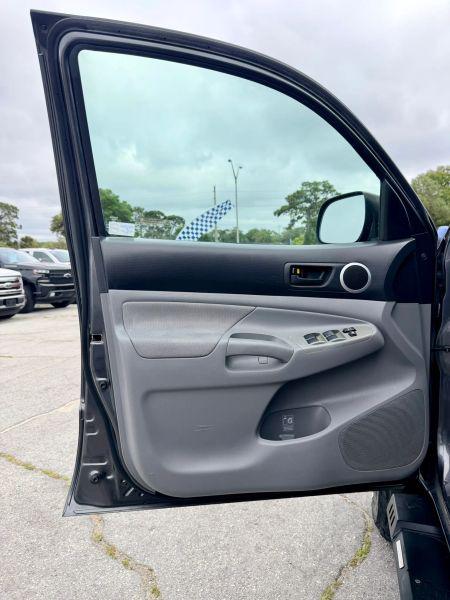 2011 Toyota Tacoma Base V6