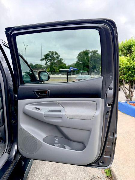 2011 Toyota Tacoma Base V6