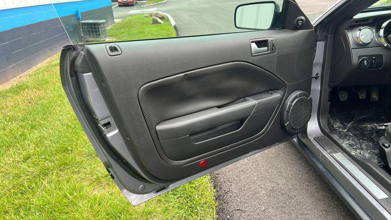 2006 Ford Mustang Base