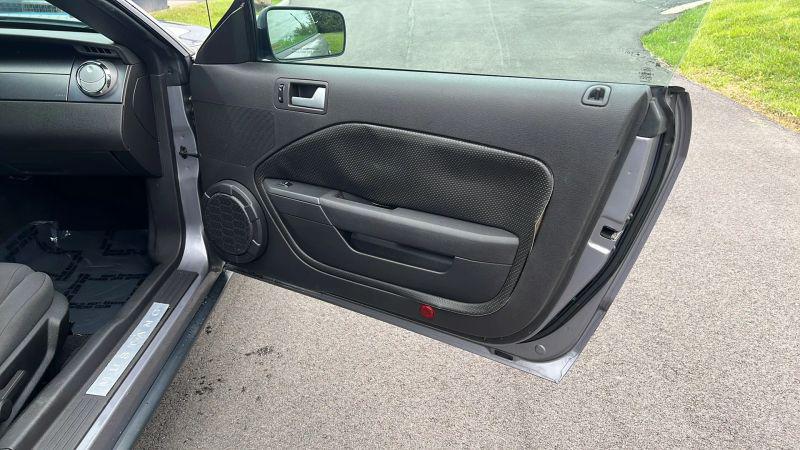 2006 Ford Mustang Base