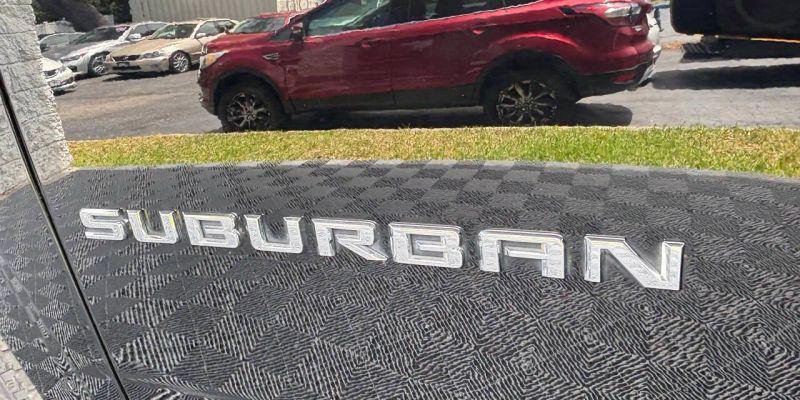 2022 Chevrolet Suburban 4WD LT