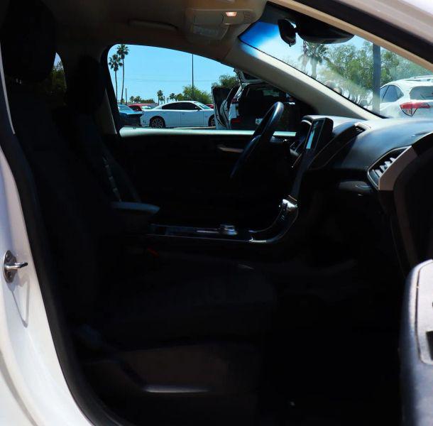 2021 Ford Edge SE