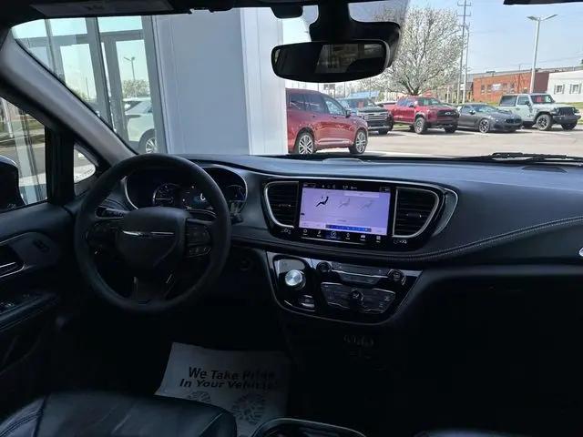 2022 Chrysler Pacifica Hybrid Touring L
