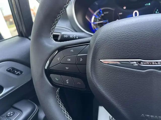 2022 Chrysler Pacifica Hybrid Touring L