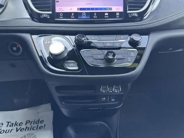 2022 Chrysler Pacifica Hybrid Touring L