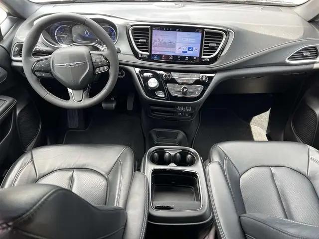 2022 Chrysler Pacifica Hybrid Touring L