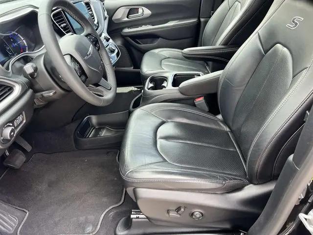 2022 Chrysler Pacifica Hybrid Touring L