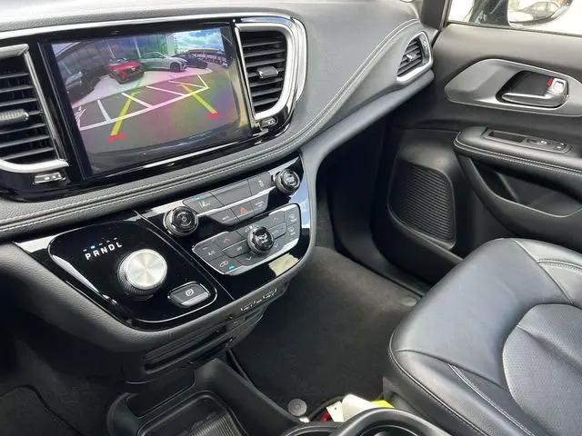 2022 Chrysler Pacifica Hybrid Touring L