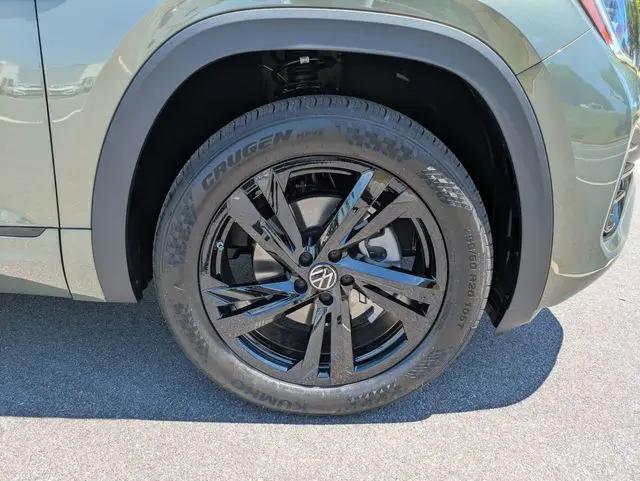 2026 Volkswagen Atlas Cross Sport SEL R-Line Black