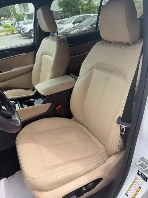 2025 Jeep Grand Cherokee L Limited 4x4