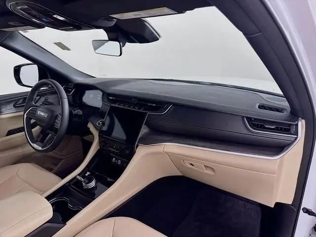 2025 Jeep Grand Cherokee L Limited 4x4