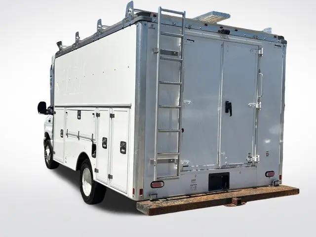 2022 Ford E-350 Cutaway Base
