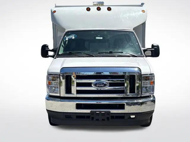 2022 Ford E-350 Cutaway Base