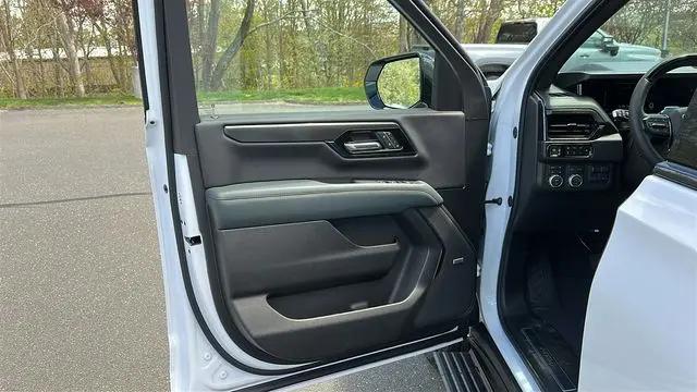 2026 GMC Yukon 4WD AT4