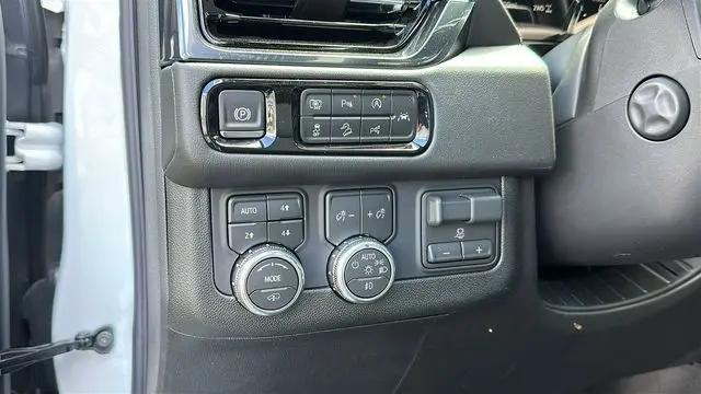2026 GMC Yukon 4WD AT4