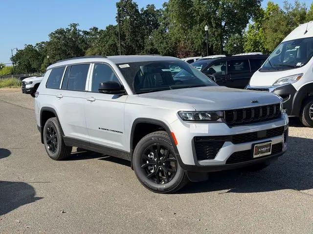 2026 Jeep Grand Cherokee L Altitude 4x4