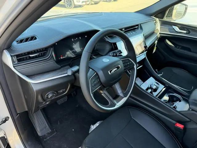 2026 Jeep Grand Cherokee L Altitude 4x4