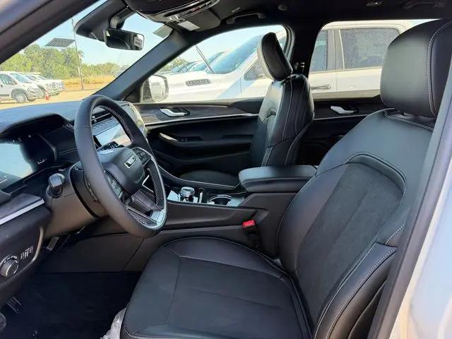 2026 Jeep Grand Cherokee L Altitude 4x4