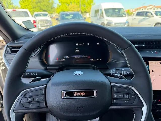 2026 Jeep Grand Cherokee L Altitude 4x4