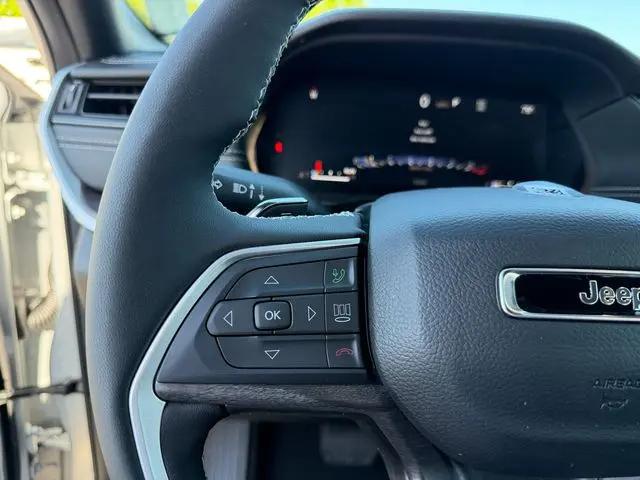 2026 Jeep Grand Cherokee L Altitude 4x4