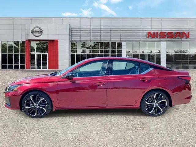 2023 Nissan Altima SR FWD