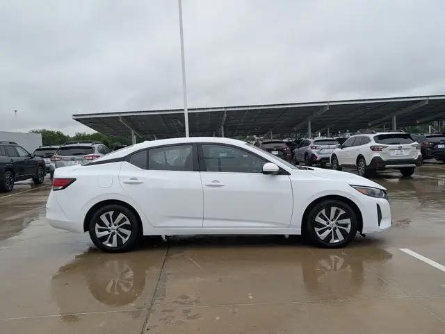 2024 Nissan Sentra SV Xtronic CVT