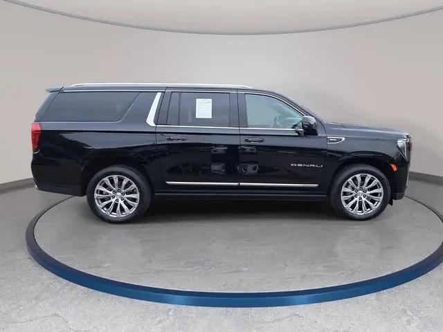 2022 GMC Yukon XL 4WD Denali