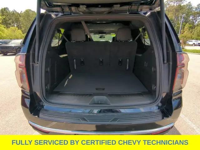 2024 Chevrolet Suburban 4WD LT