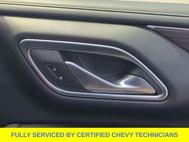 2024 Chevrolet Suburban 4WD LT