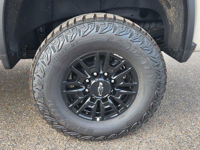 2026 Chevrolet Silverado 2500HD Crew Cab, Standard Bed, XR2, 4WD