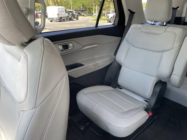 2026 Ford Explorer Active w/200A Pkg RWD