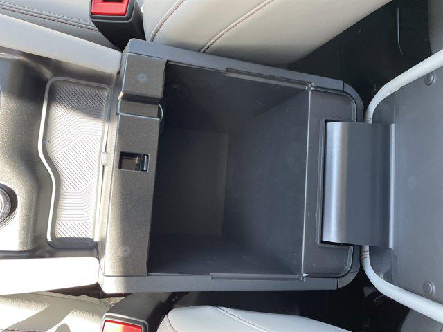 2026 Ford Explorer Active w/200A Pkg RWD