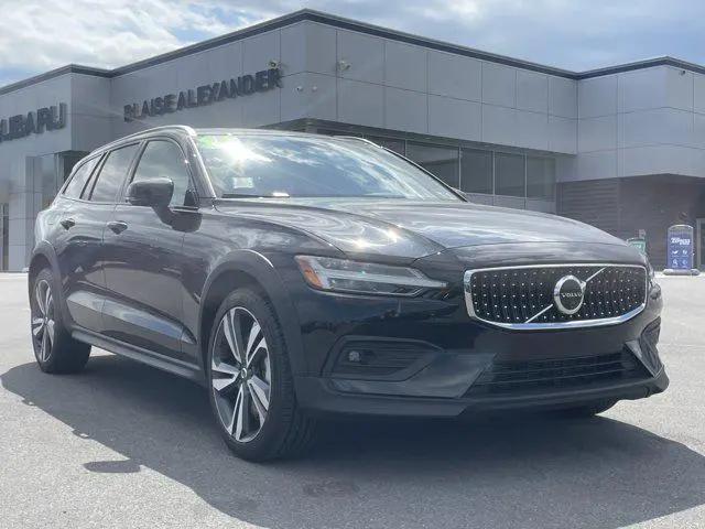 2025 Volvo V60 Cross Country Plus, B5 AWD Gas (mild hybrid) for sale in Muncy, PA