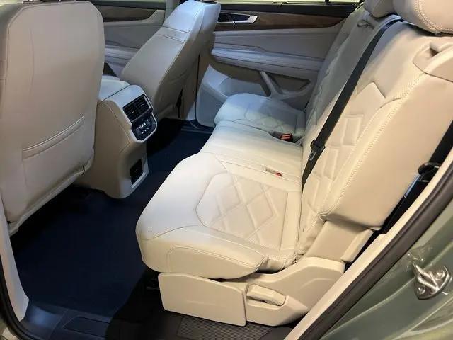 2026 Volkswagen Atlas SE with Technology