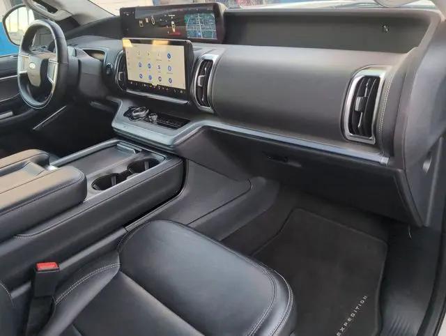 2025 Ford Expedition Platinum MAX