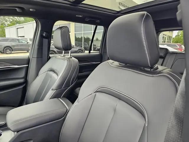 2026 Jeep Grand Cherokee Limited 4x2