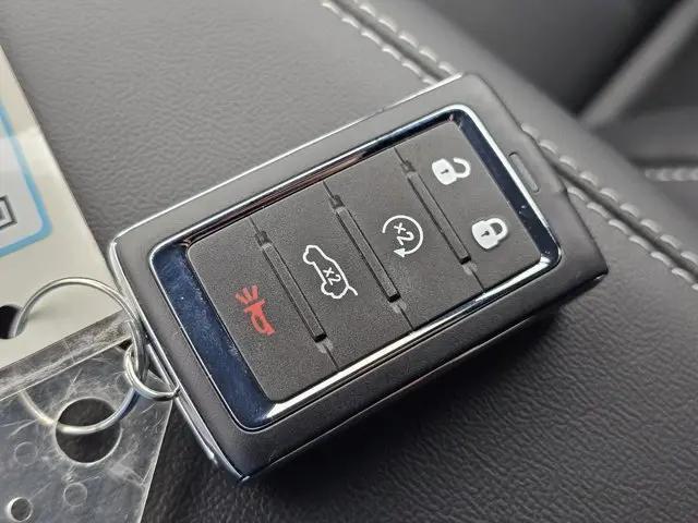 2026 Jeep Grand Cherokee Limited 4x2