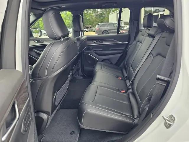 2026 Jeep Grand Cherokee Limited 4x2