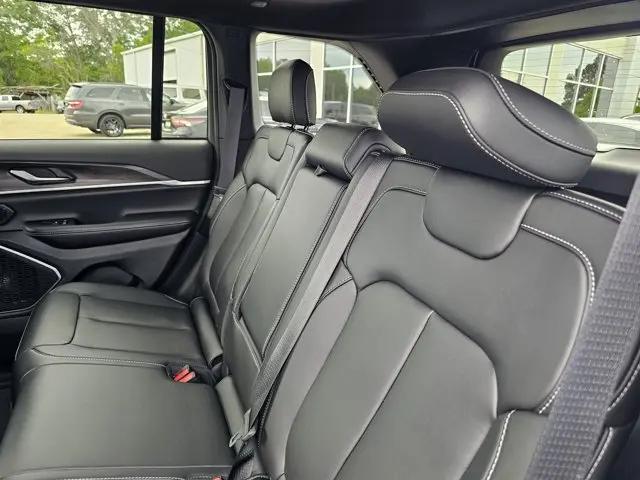 2026 Jeep Grand Cherokee Limited 4x2
