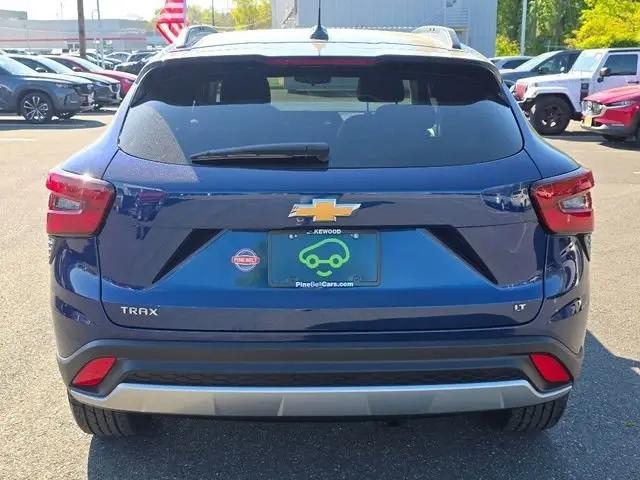 2024 Chevrolet Trax FWD LT
