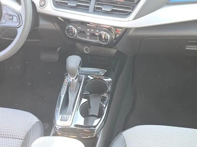 2024 Chevrolet Trax FWD LT