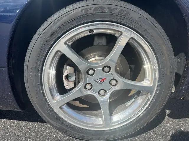 2001 Chevrolet Corvette Base
