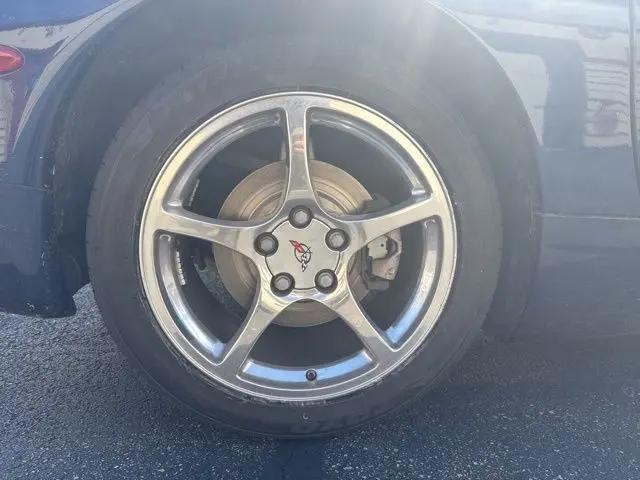2001 Chevrolet Corvette Base