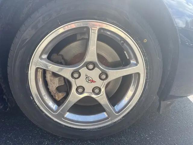 2001 Chevrolet Corvette Base