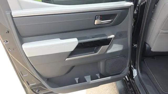 2026 Toyota Tundra Limited CrewMax 5.5' Bed