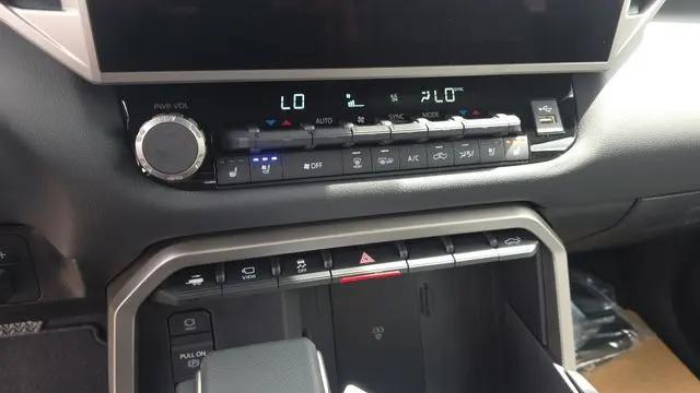 2026 Toyota Tundra Limited CrewMax 5.5' Bed